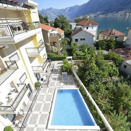 Posto Capitano C Group Daire Kotor Dış mekan fotoğraf